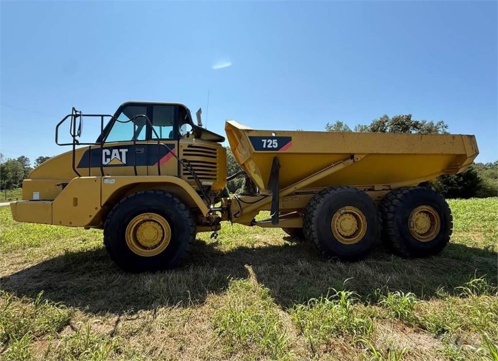 CAT 725 Dumper - Knickgelenk