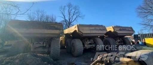 CAT 740GC Dumper - Knickgelenk