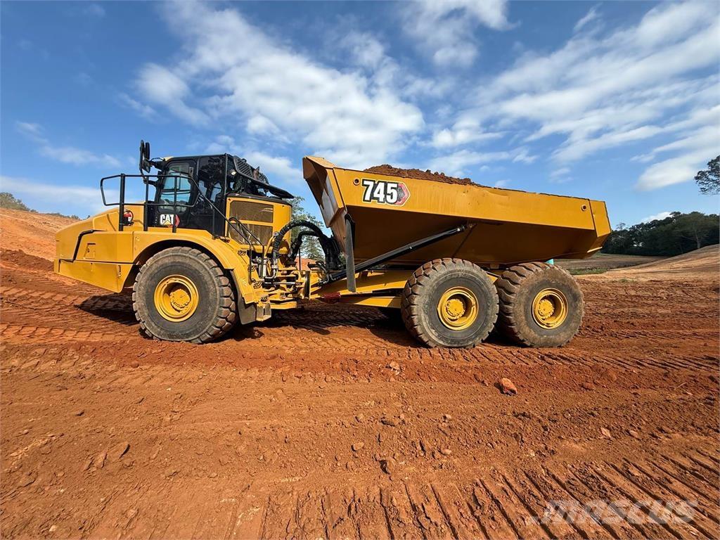 CAT 745 Dumper - Knickgelenk