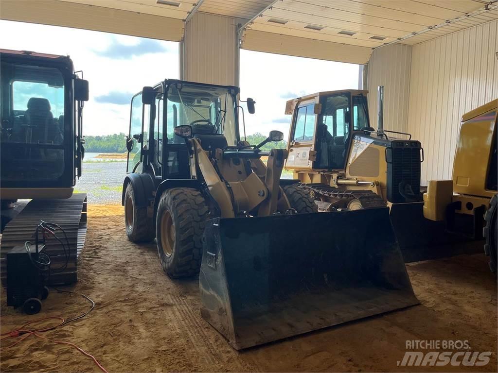 CAT 908M Radlader