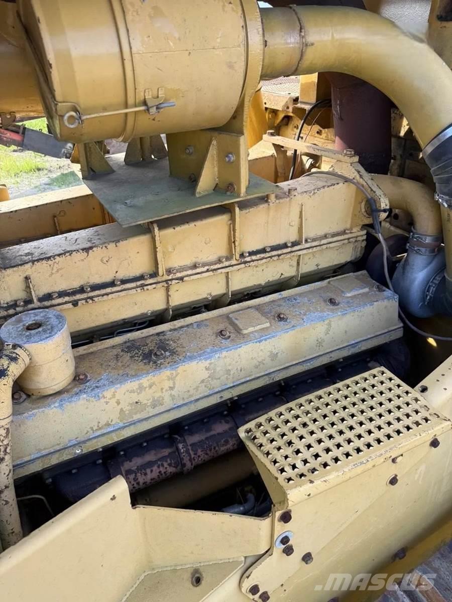 CAT D10 Bulldozer