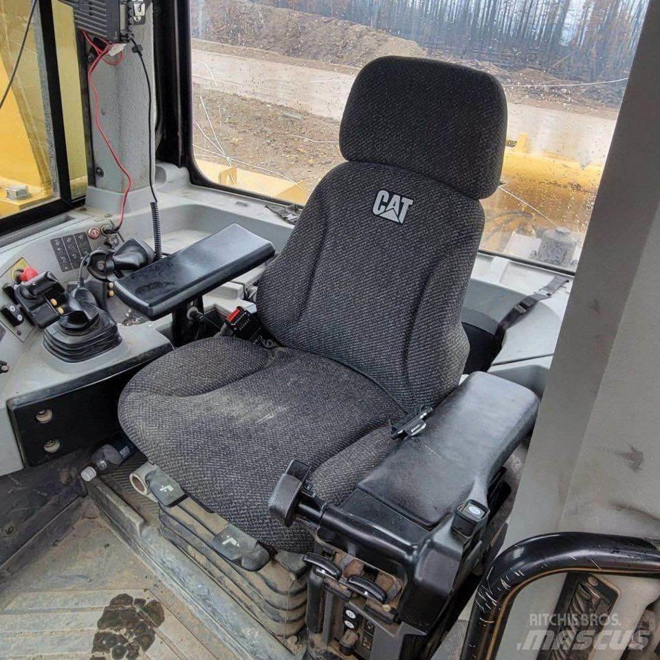 CAT D10T Bulldozer