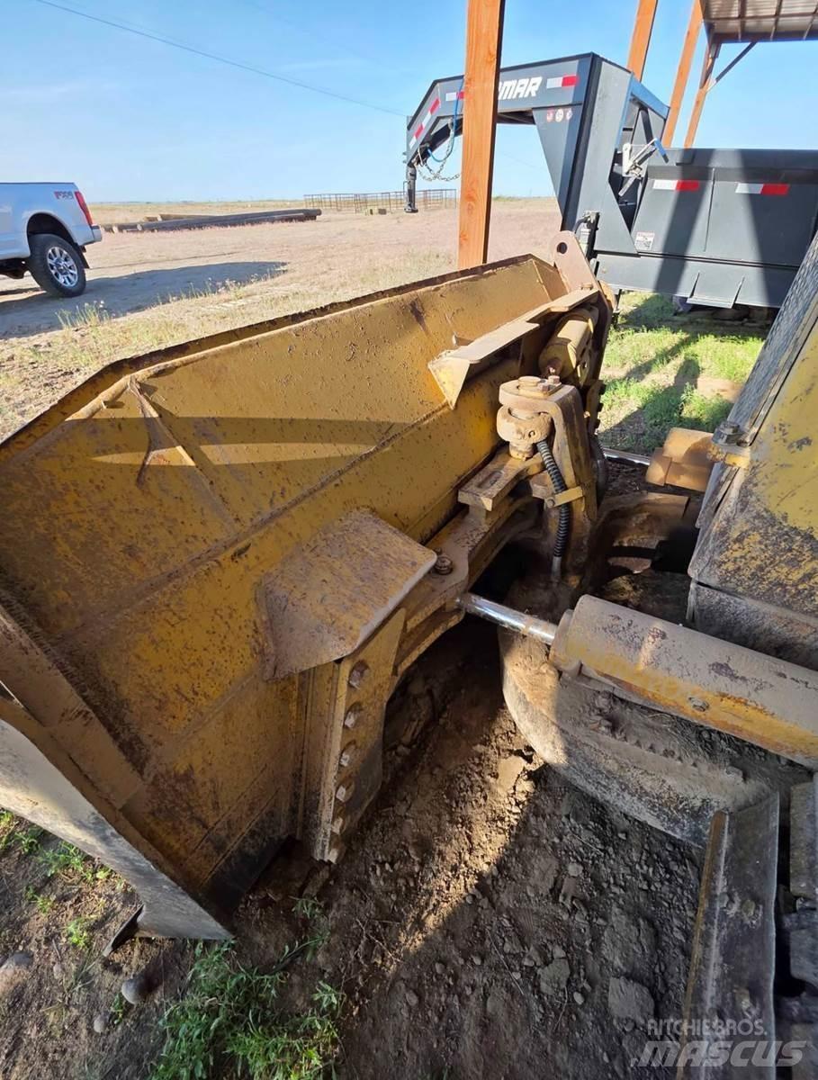 CAT D4H Bulldozer