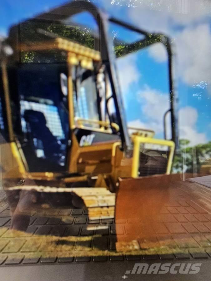 CAT D5G XL Bulldozer