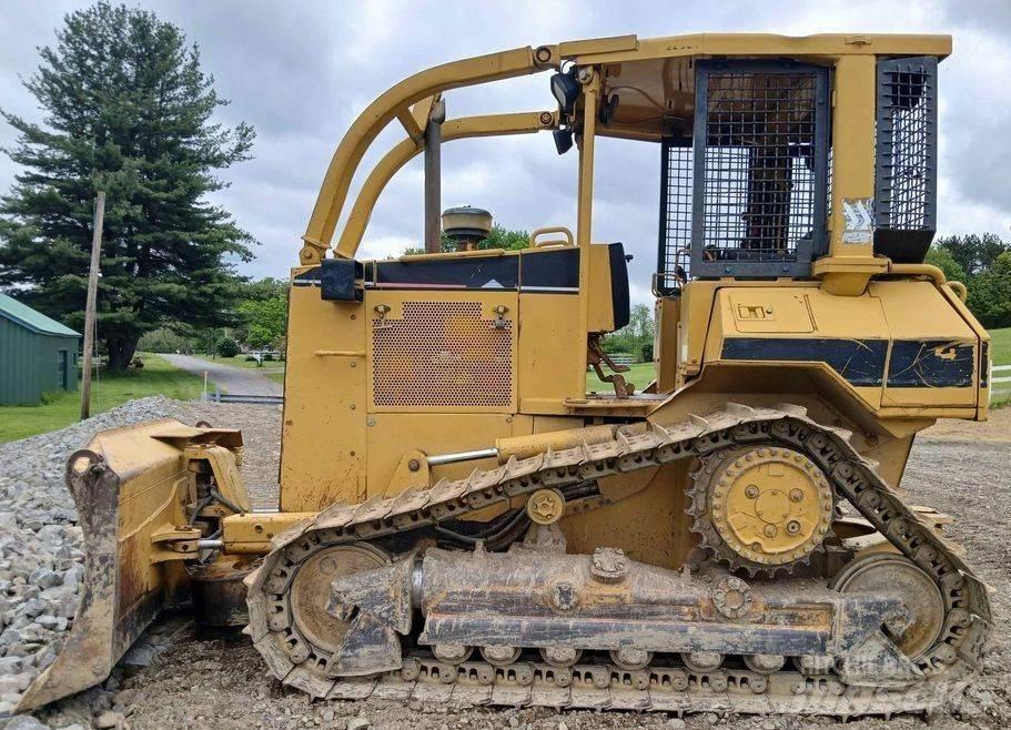 CAT D5M Bulldozer