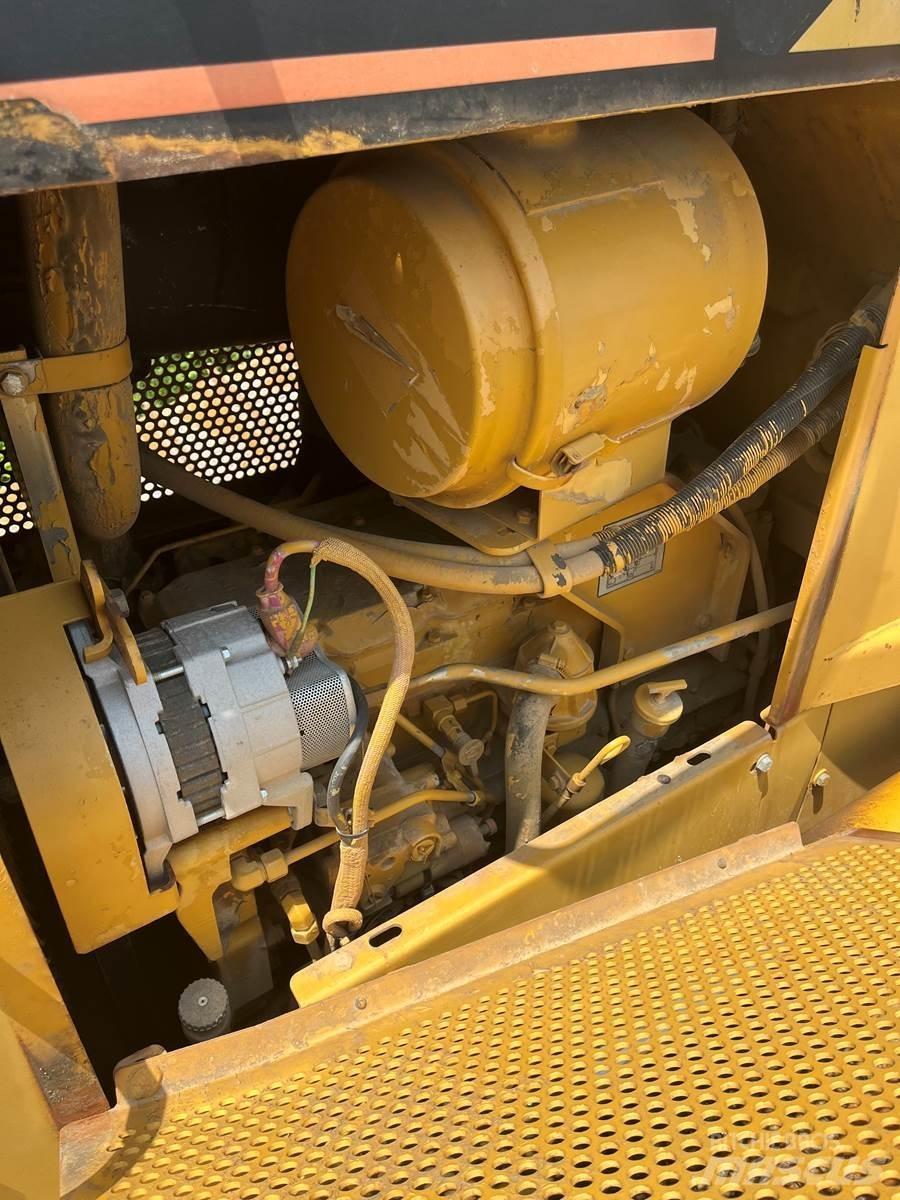 CAT D5M Bulldozer