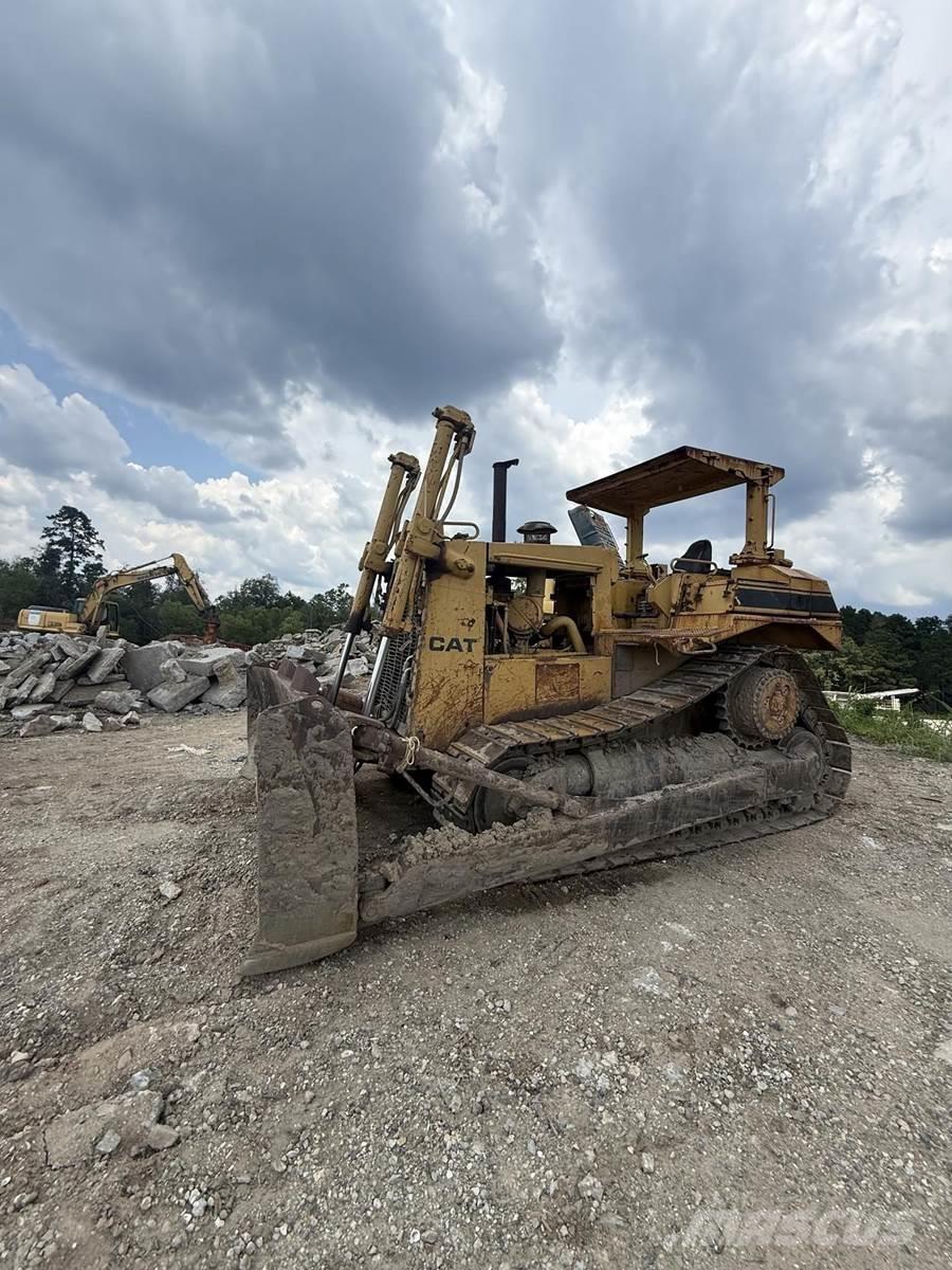CAT D7H Bulldozer