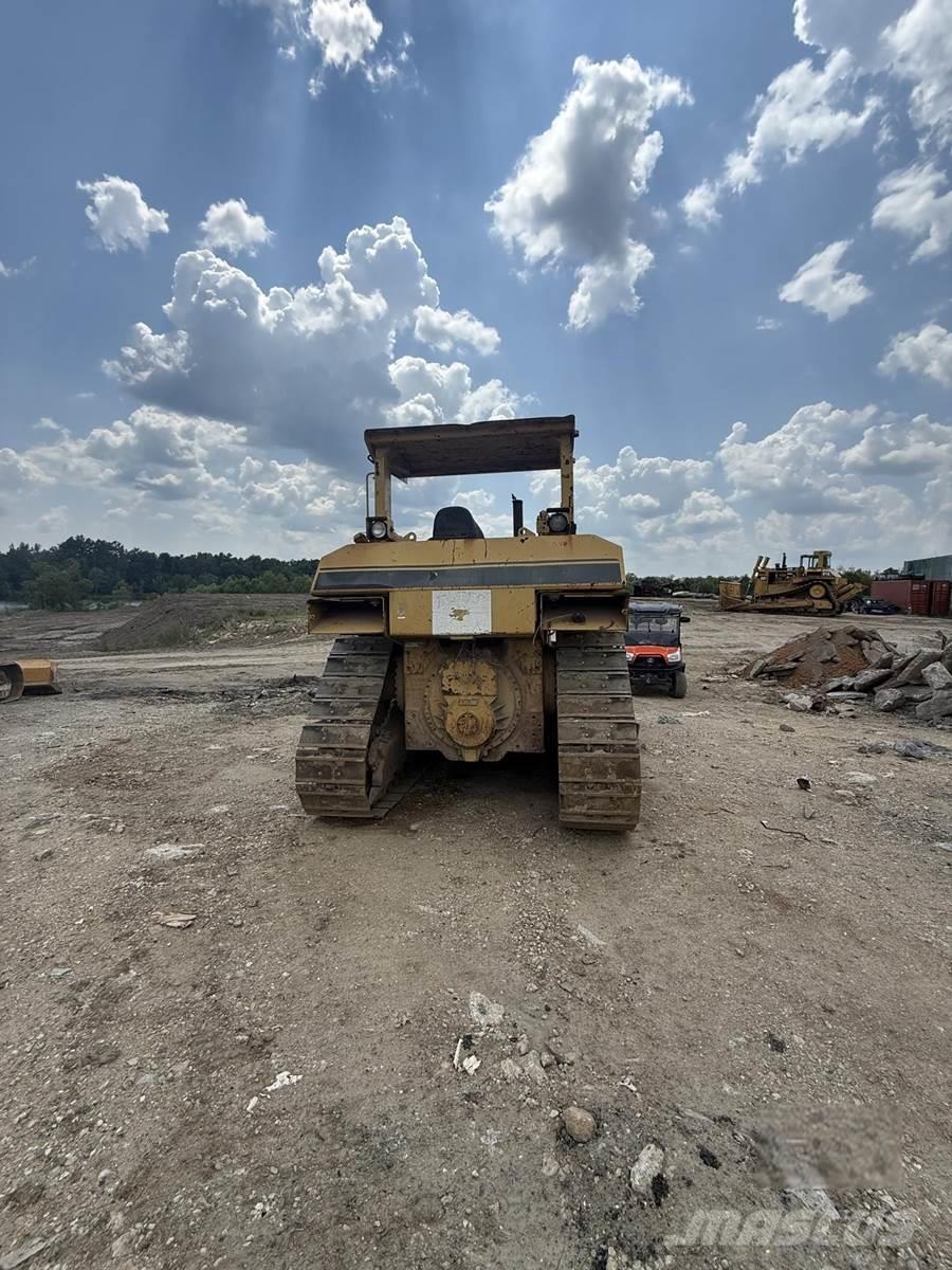 CAT D7H Bulldozer