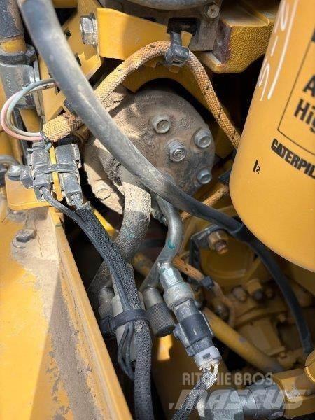 CAT D8T Bulldozer
