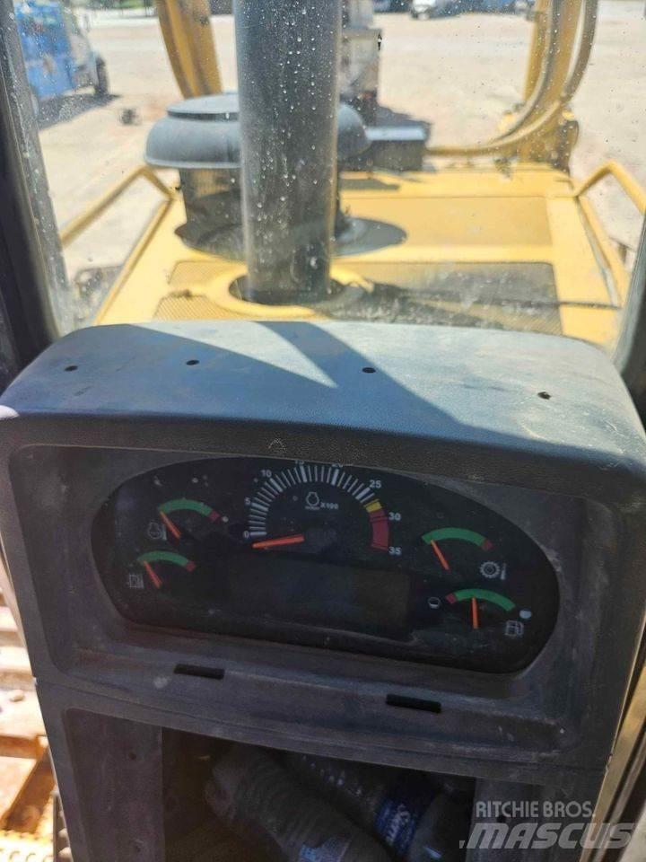 CAT D8T Bulldozer