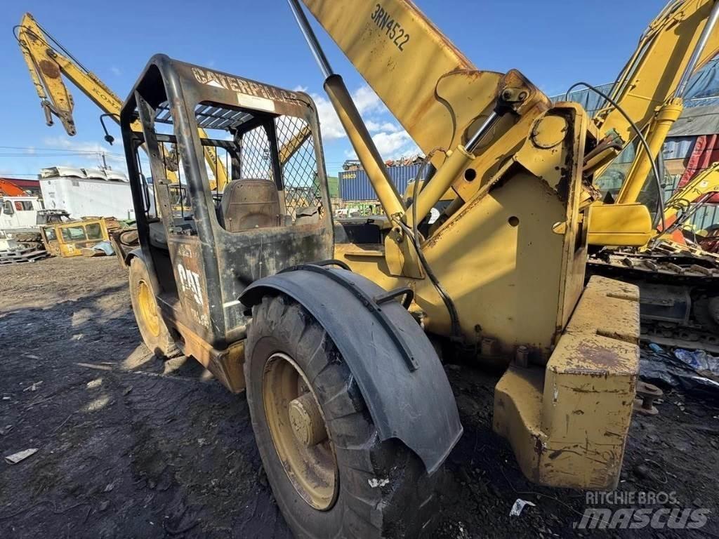 CAT TH83 Teleskoplader