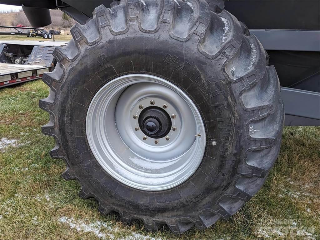 Demco 850 Getreideanhänger