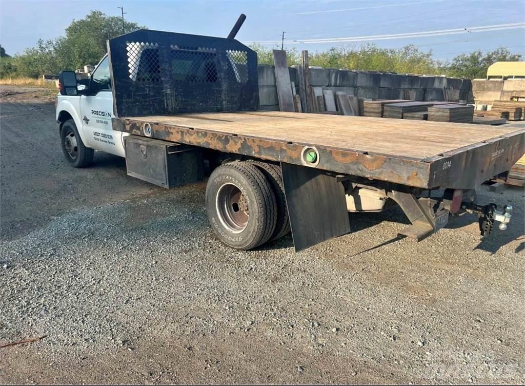 Ford F-350 Pritschenwagen/Pritschenwagen mit Seitenklappe