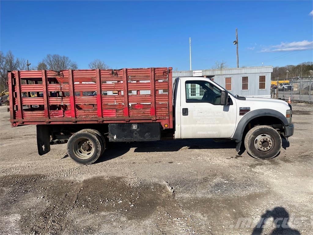 Ford F-450 Tiertransporter