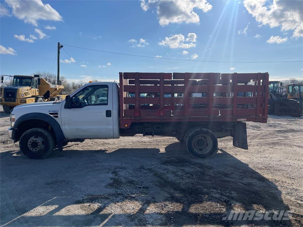 Ford F-450 Tiertransporter