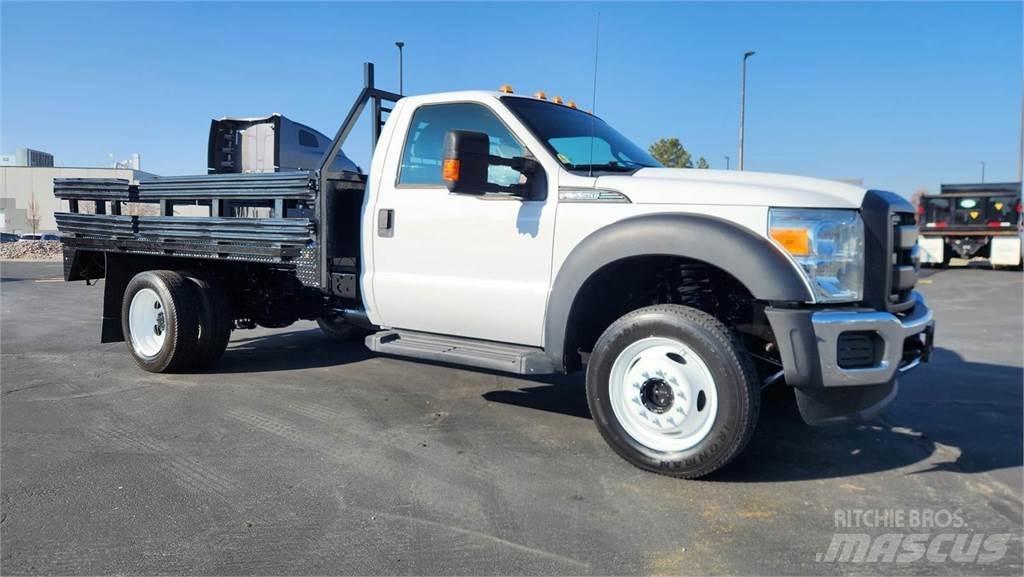 Ford F-550 Tiertransporter