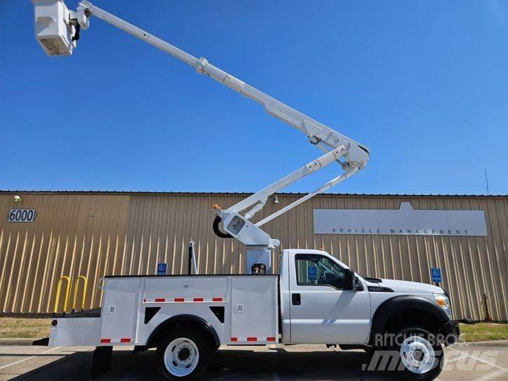 Ford F - 550 LKW-Arbeitsbühnen
