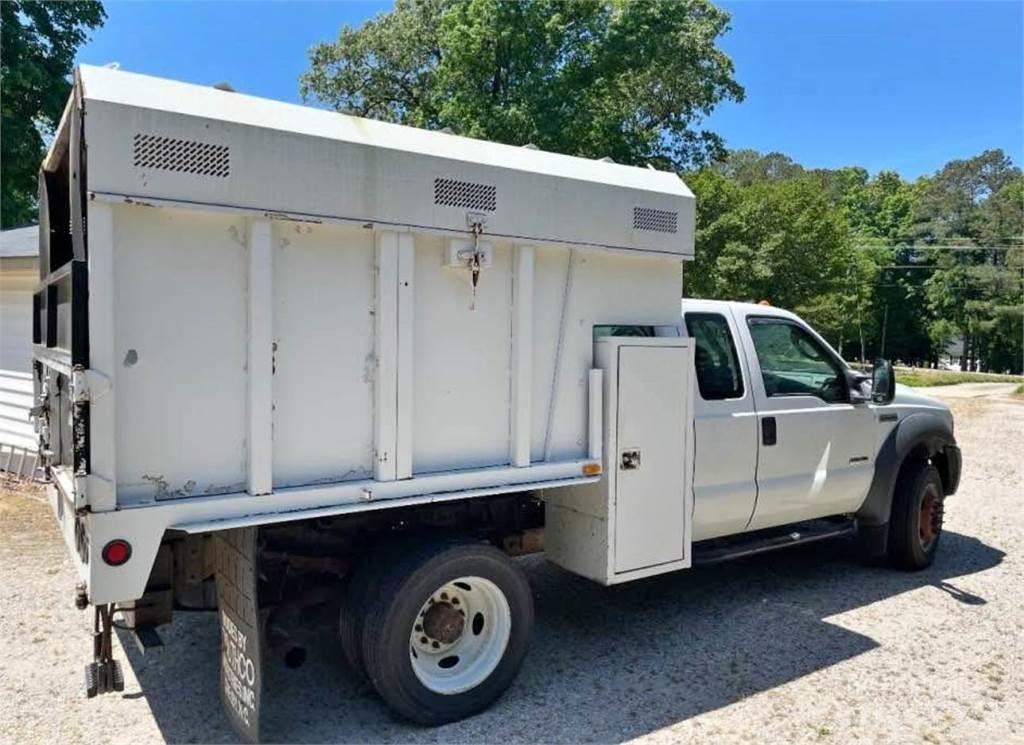Ford F-550 Kleinholztransporter