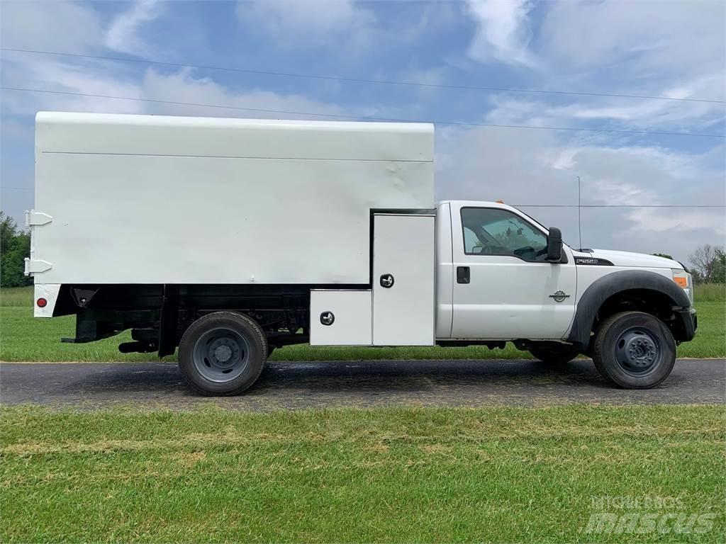 Ford F-550 Kleinholztransporter