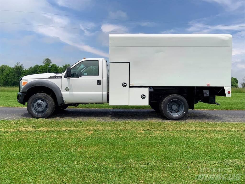 Ford F-550 Kleinholztransporter