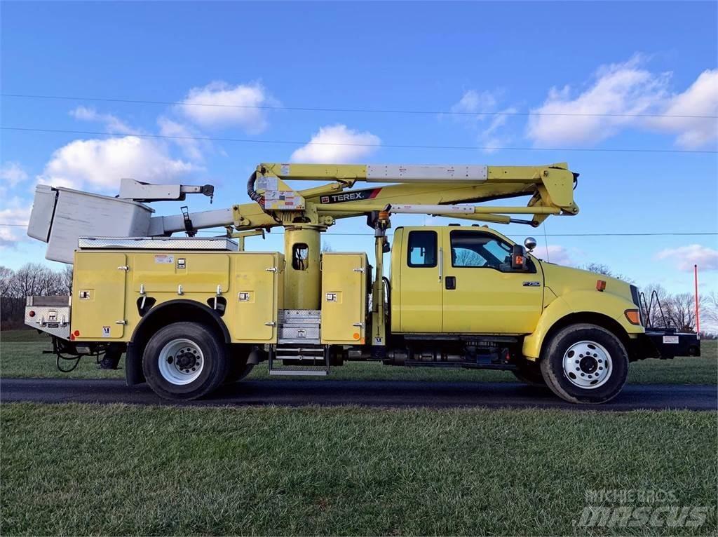 Ford F-750 LKW-Arbeitsbühnen