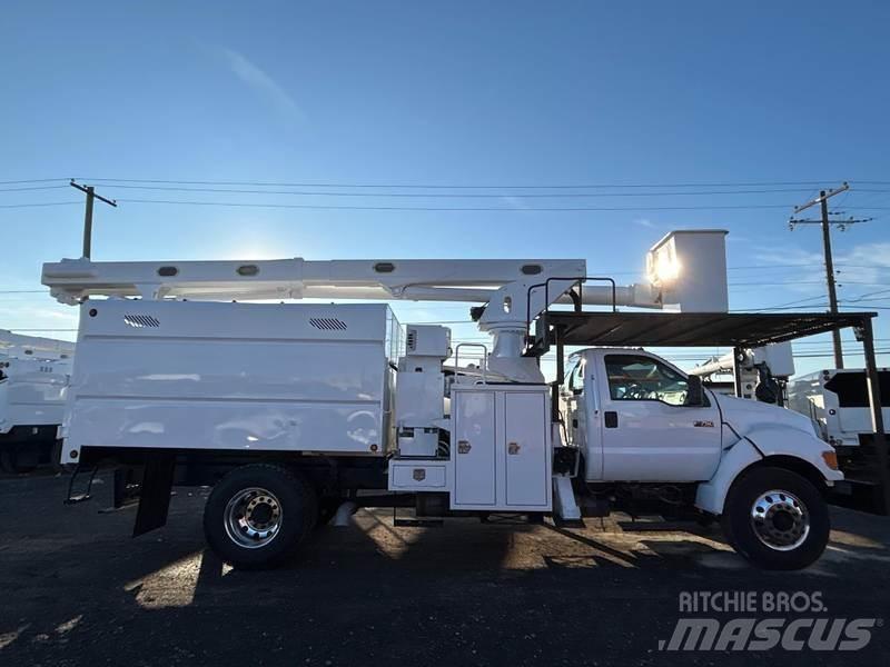 Ford F-750 LKW-Arbeitsbühnen