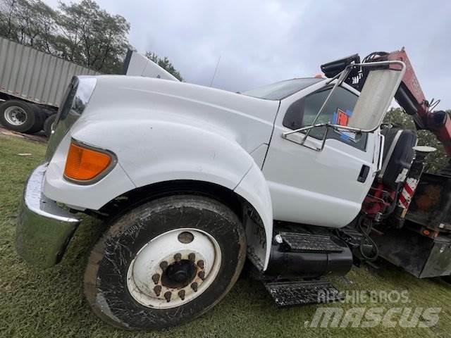 Ford F-750 Andere Fahrzeuge