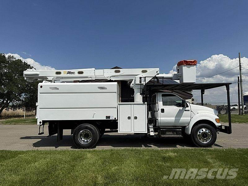 Ford F-750 LKW-Arbeitsbühnen