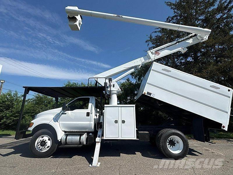 Ford F-750 LKW-Arbeitsbühnen