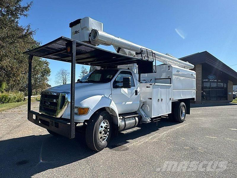 Ford F-750 LKW-Arbeitsbühnen