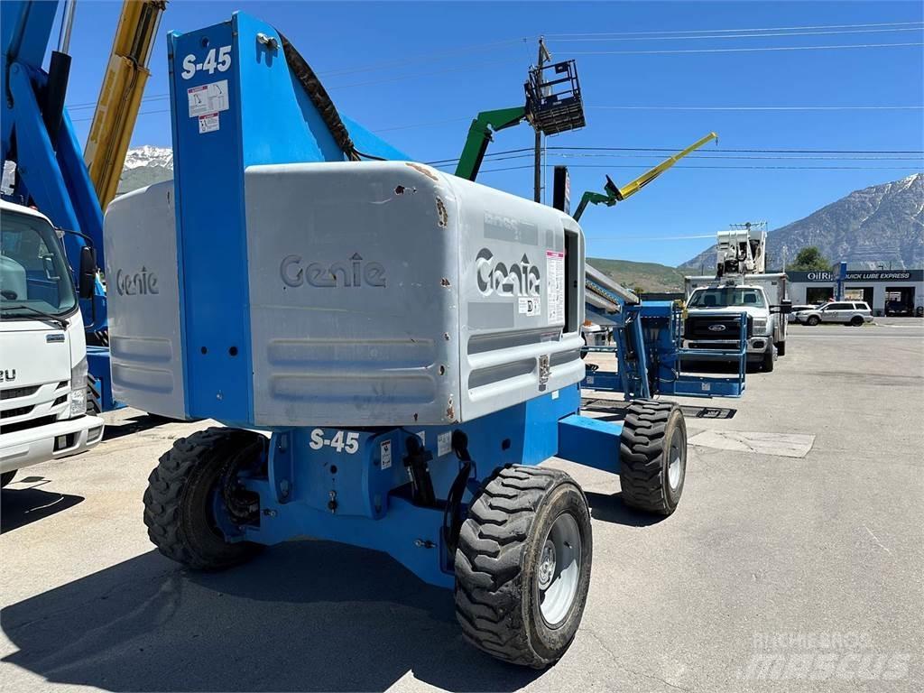 Genie S-45 Teleskopbühnen