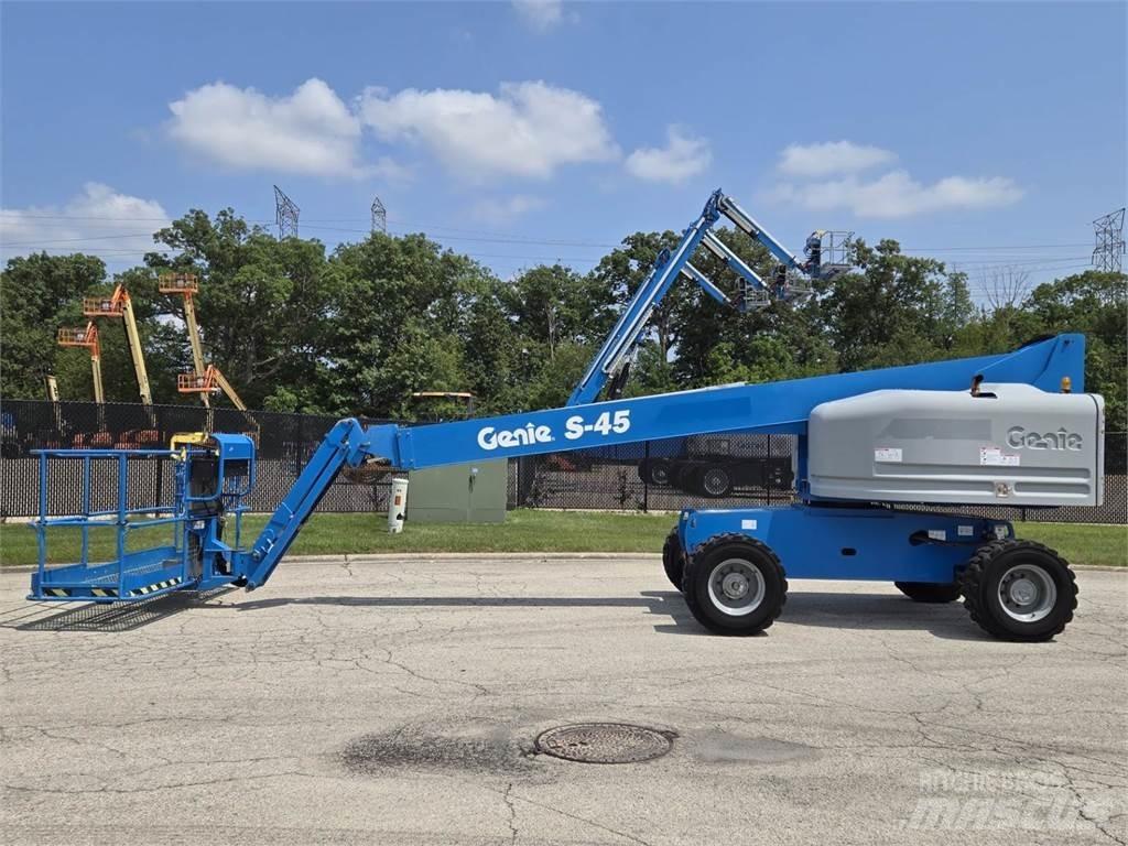 Genie S-45 Teleskopbühnen