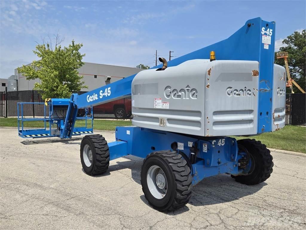 Genie S-45 Teleskopbühnen