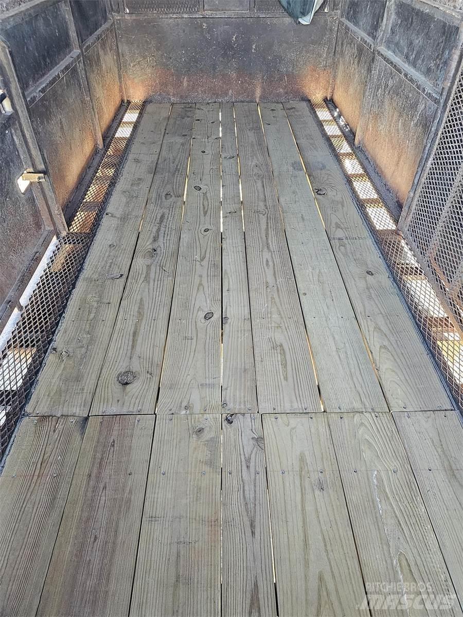  HUGHES Viehtransportanhänger