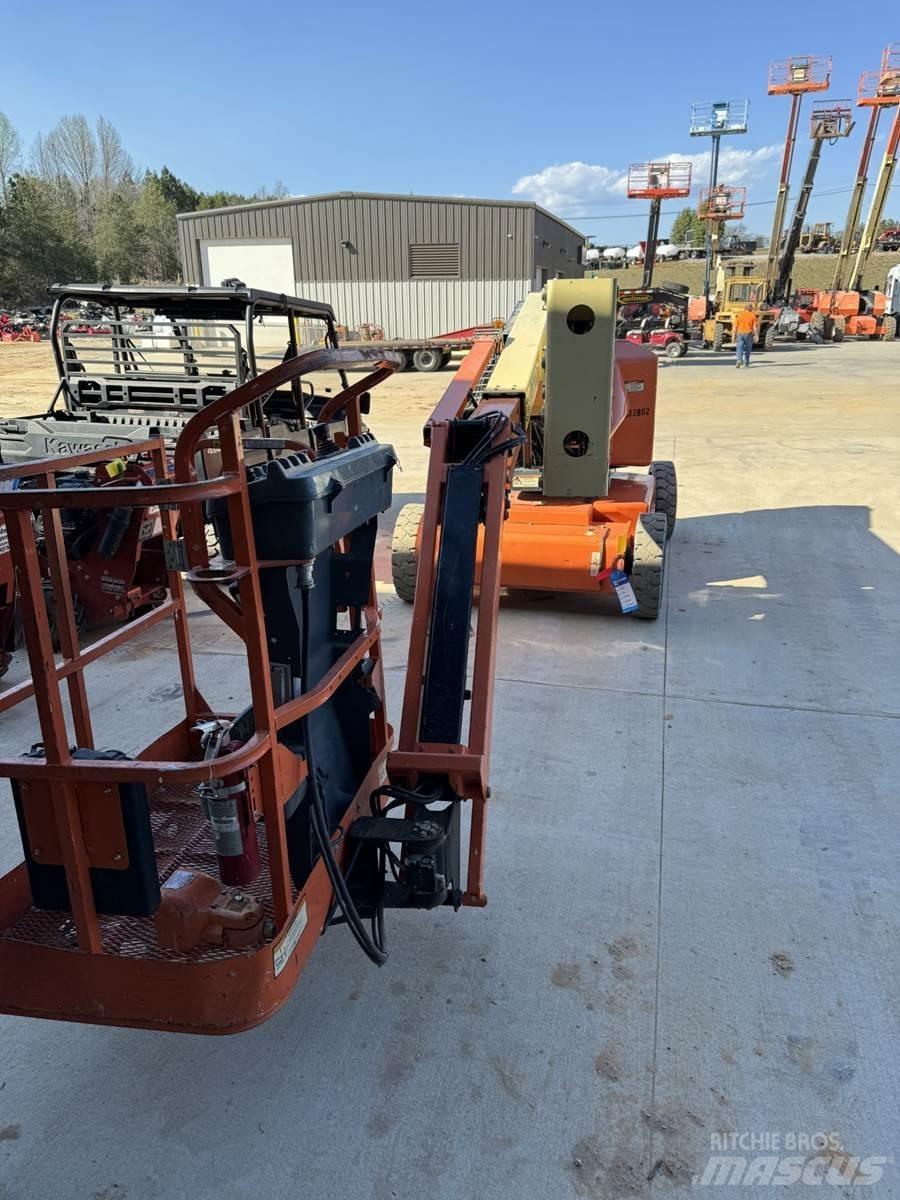 JLG E450AJ Gelenkteleskoparbeitsbühnen