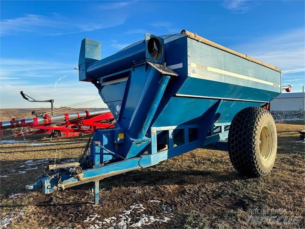 Kinze 640 Getreideanhänger