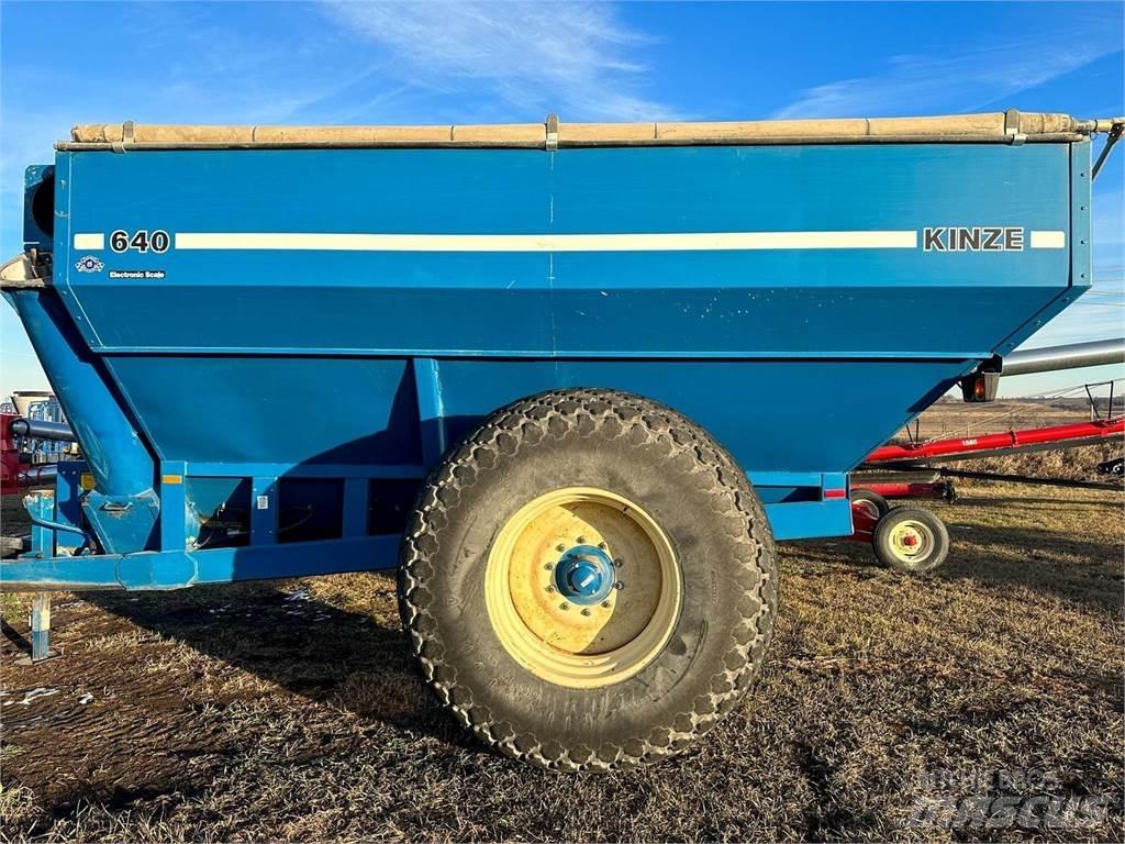Kinze 640 Getreideanhänger