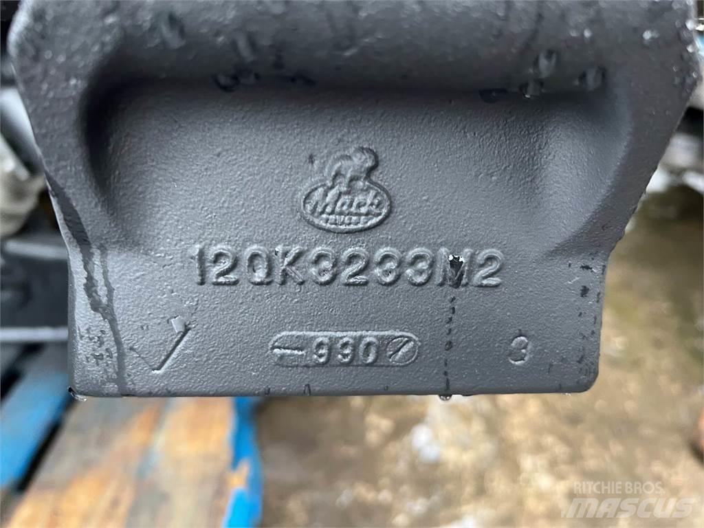 Mack  Chassis