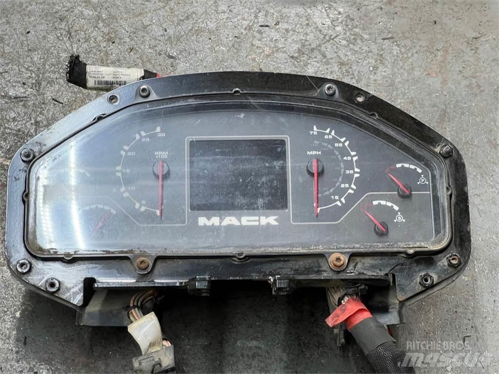 Mack LE613 Transport Sonstige