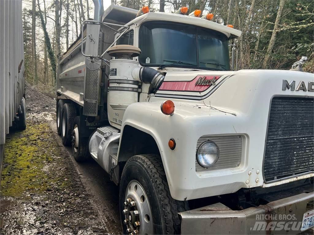 Mack RD600 Kipper