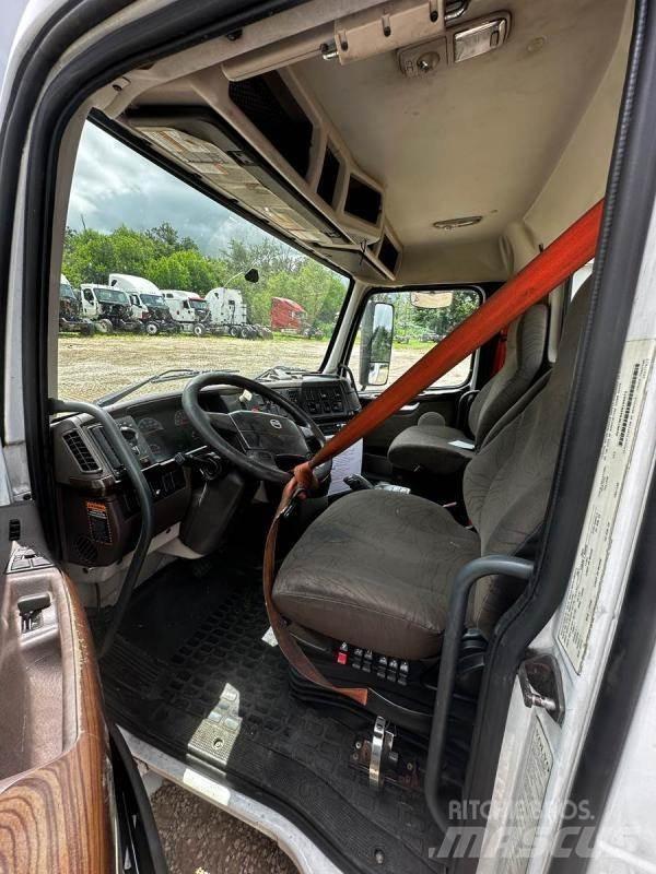 Volvo VNL Transport Sonstige