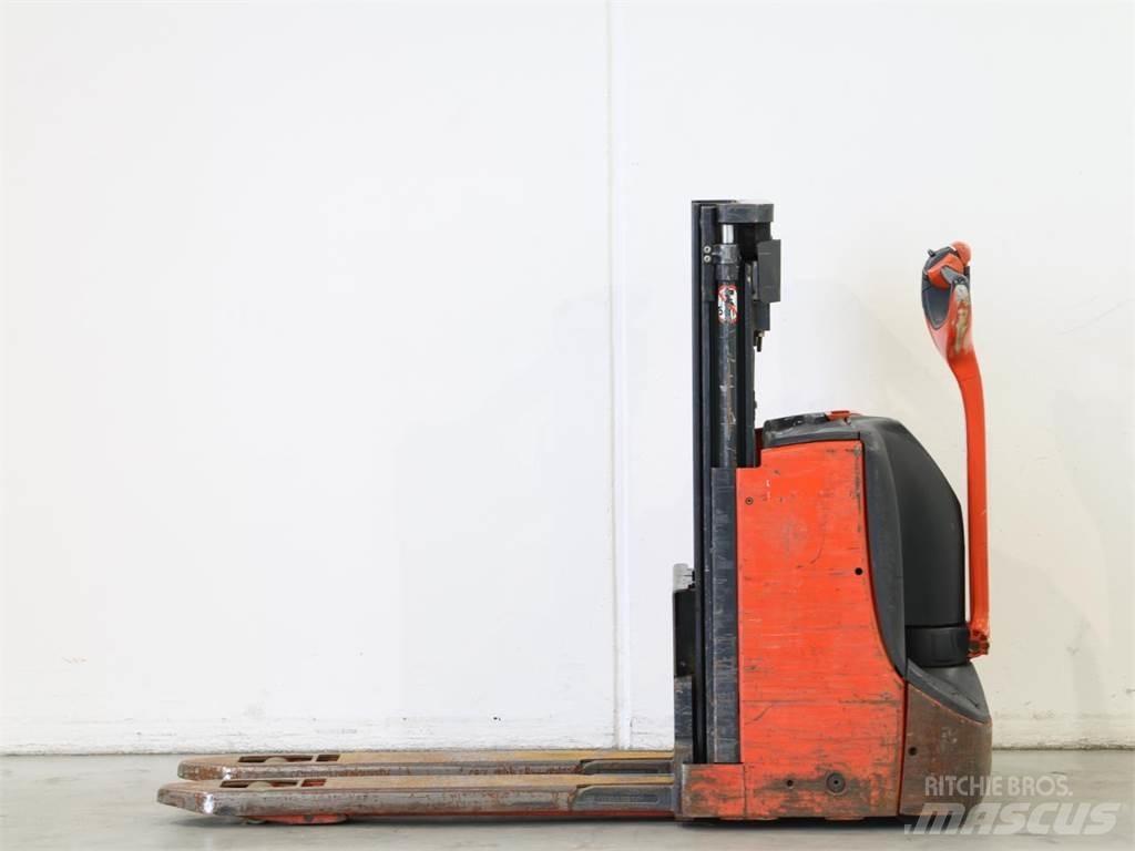 Linde D06/1160-00 Deichselstapler