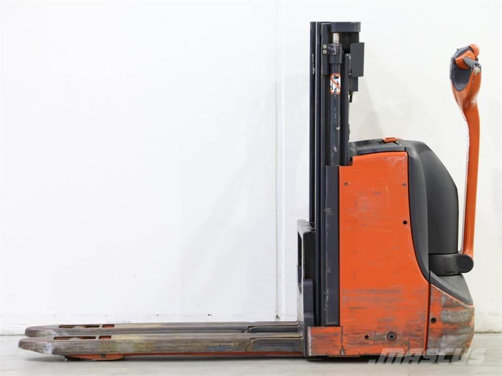 Linde D06/1160-00 Deichselstapler