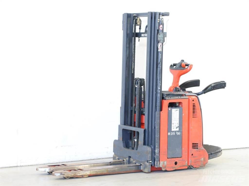 Linde D12AP/133 Deichselstapler