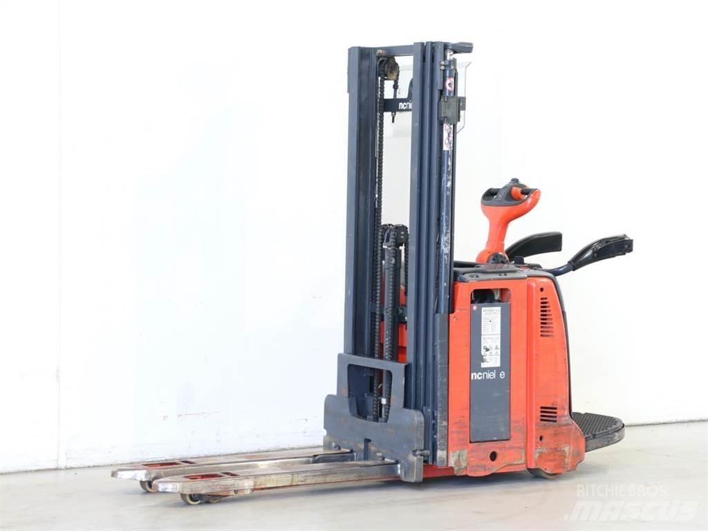 Linde D12AP/133 Deichselstapler
