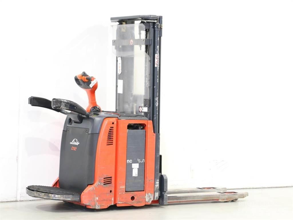 Linde D12AP/133 Deichselstapler
