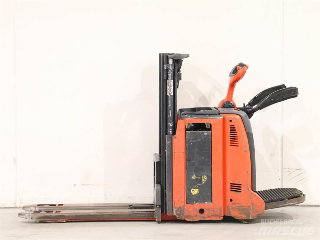 Linde D12AP/133-00 Deichselstapler