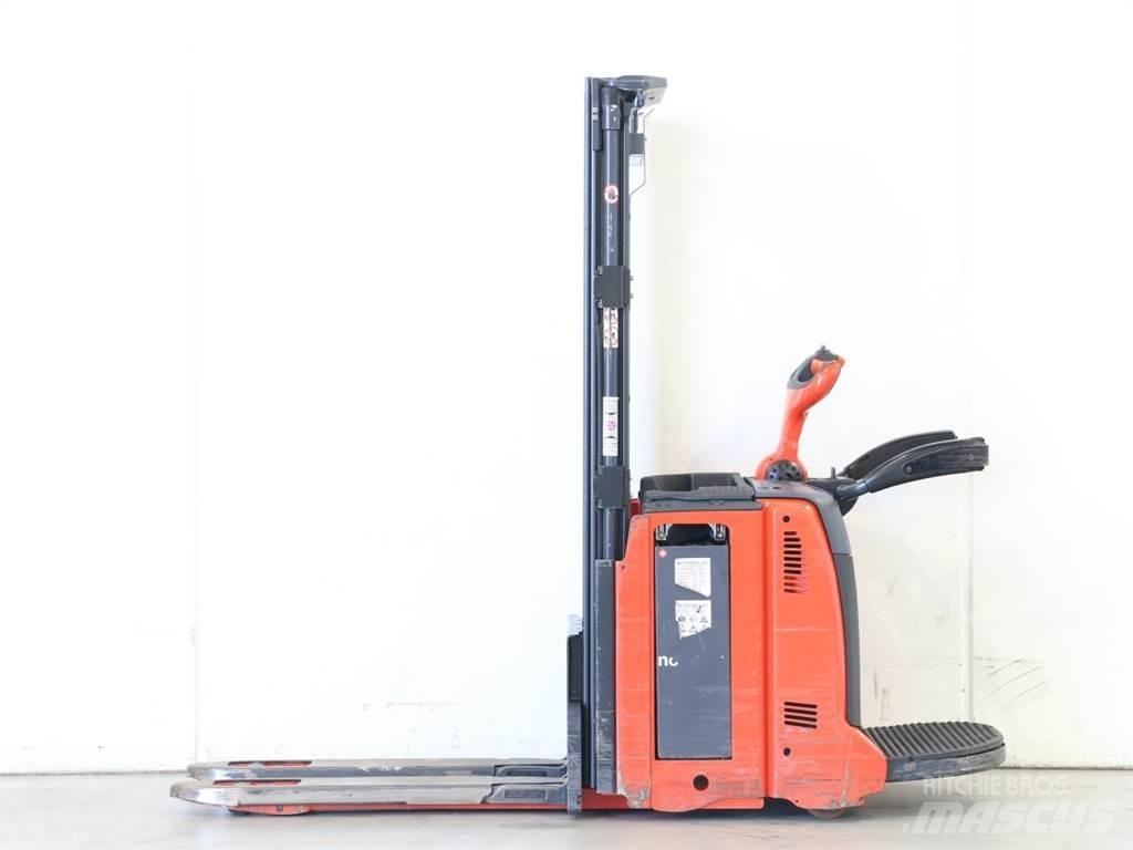 Linde D12AP/133-01 Deichselstapler