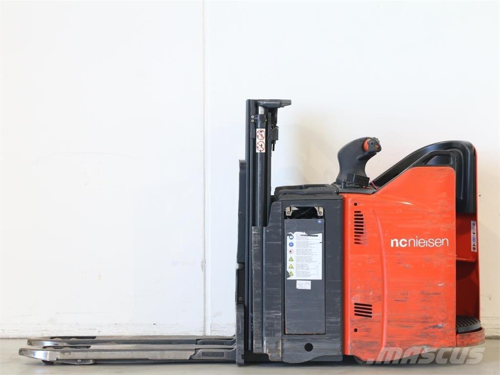 Linde D12SP/133-01 Deichselstapler