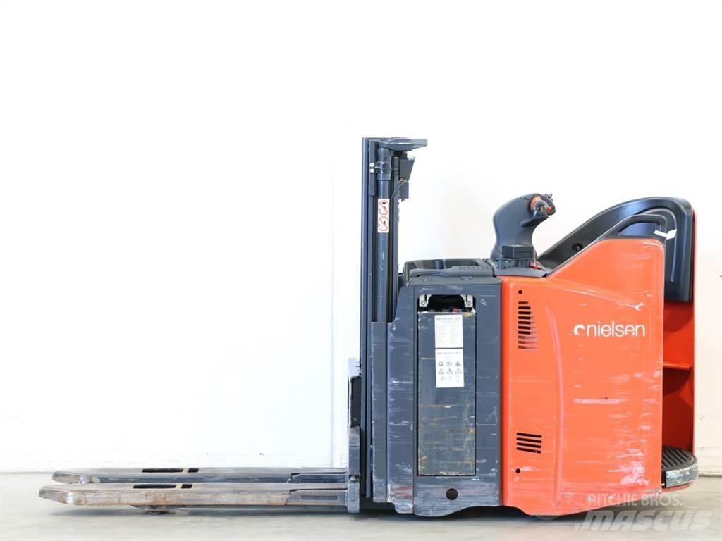 Linde L12SP/133-00 Deichselstapler